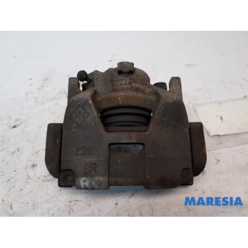 Renault - Scenic - Front brake calliper, right