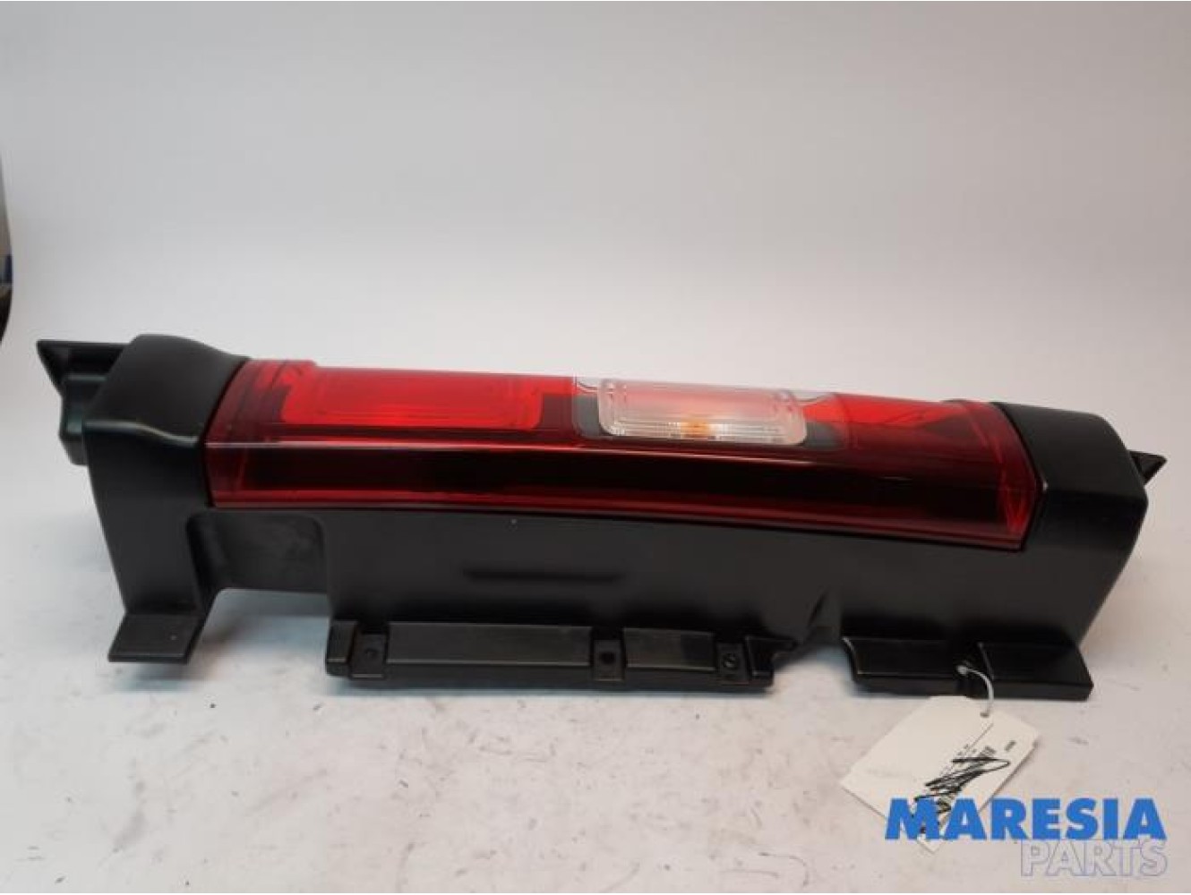Nissan - NV300 - Achterlicht links