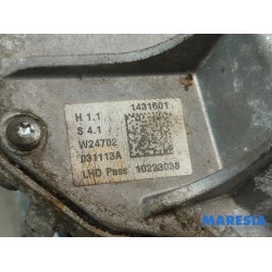 Renault - Scenic - Front wiper motor