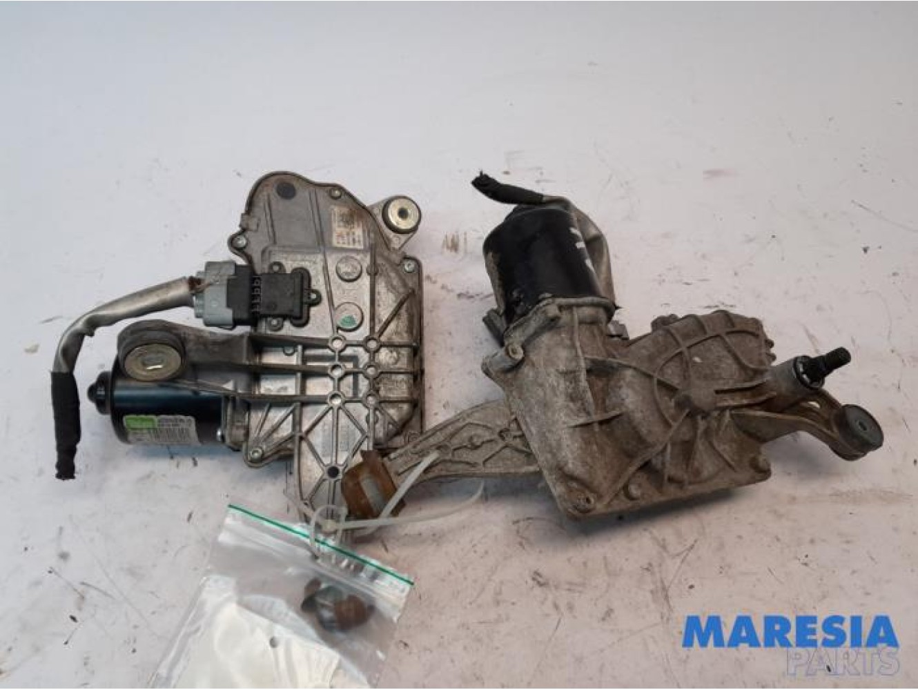 Renault - Scenic - Front wiper motor