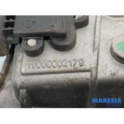 Renault - Scenic - Front wiper motor