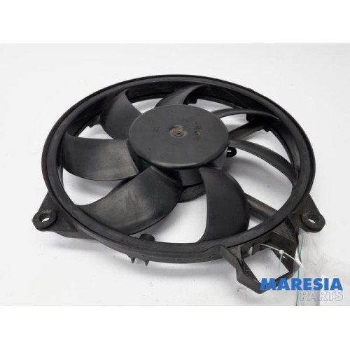 Renault - Megane - Kühlgebläse Motor