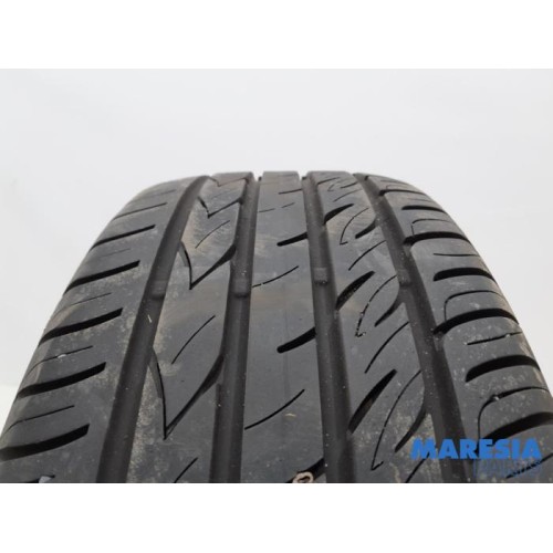Renault - Megane - Tyre