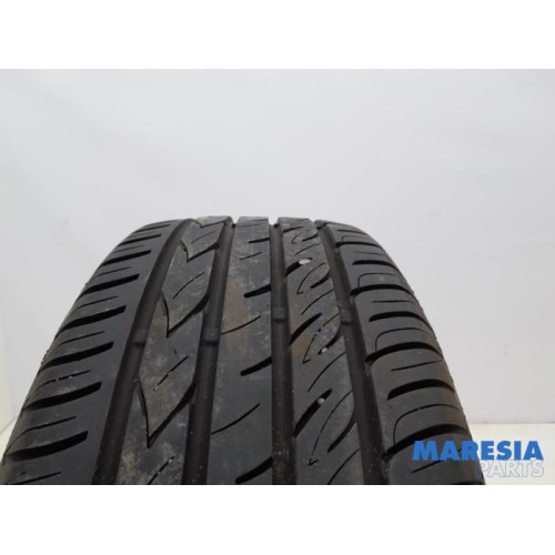 Renault - Megane - Tyre