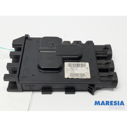Renault - Megane - Voltage regulator