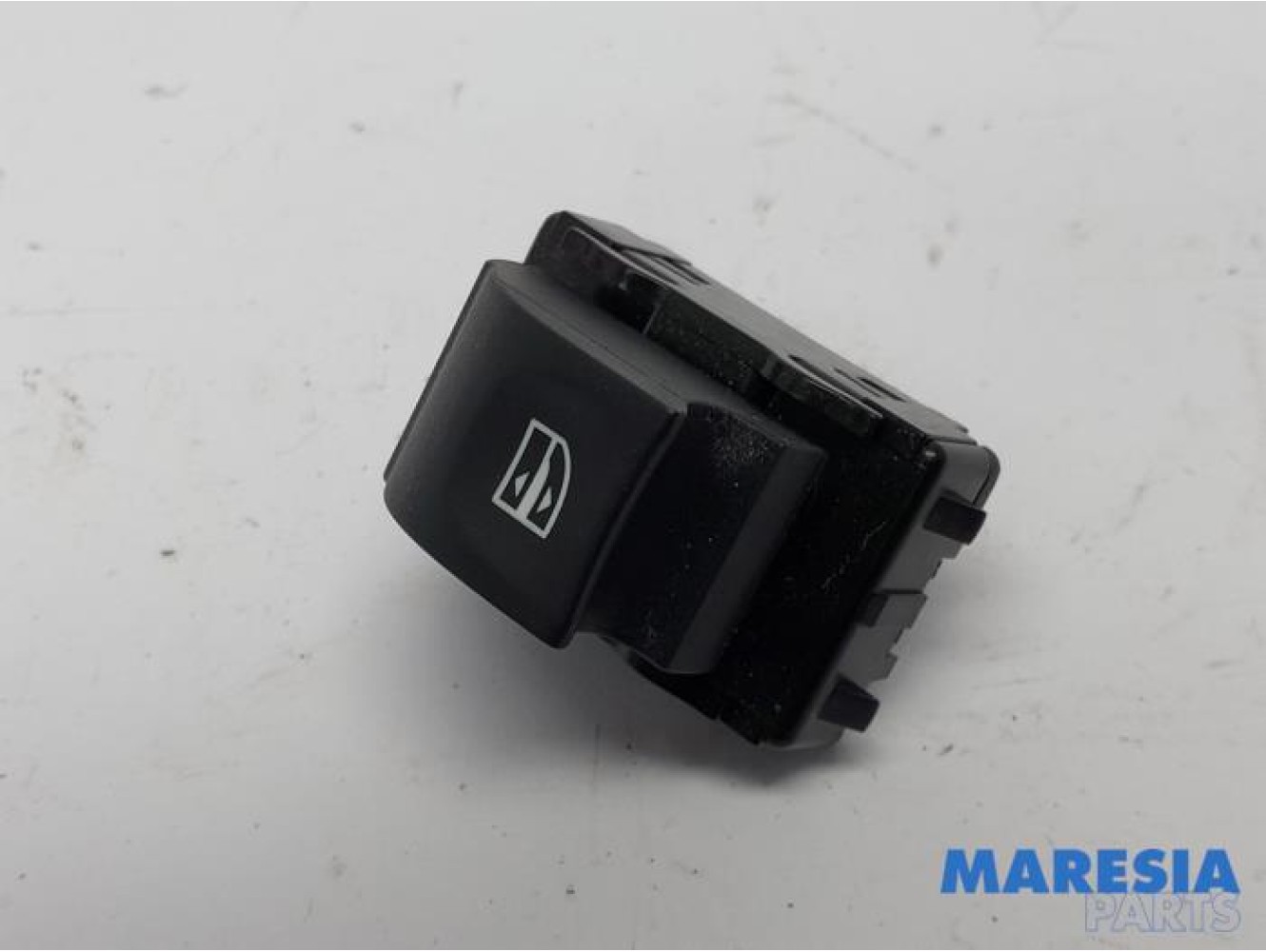 Renault - Megane - Electric window switch