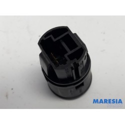 Renault - Megane - Start/stop switch