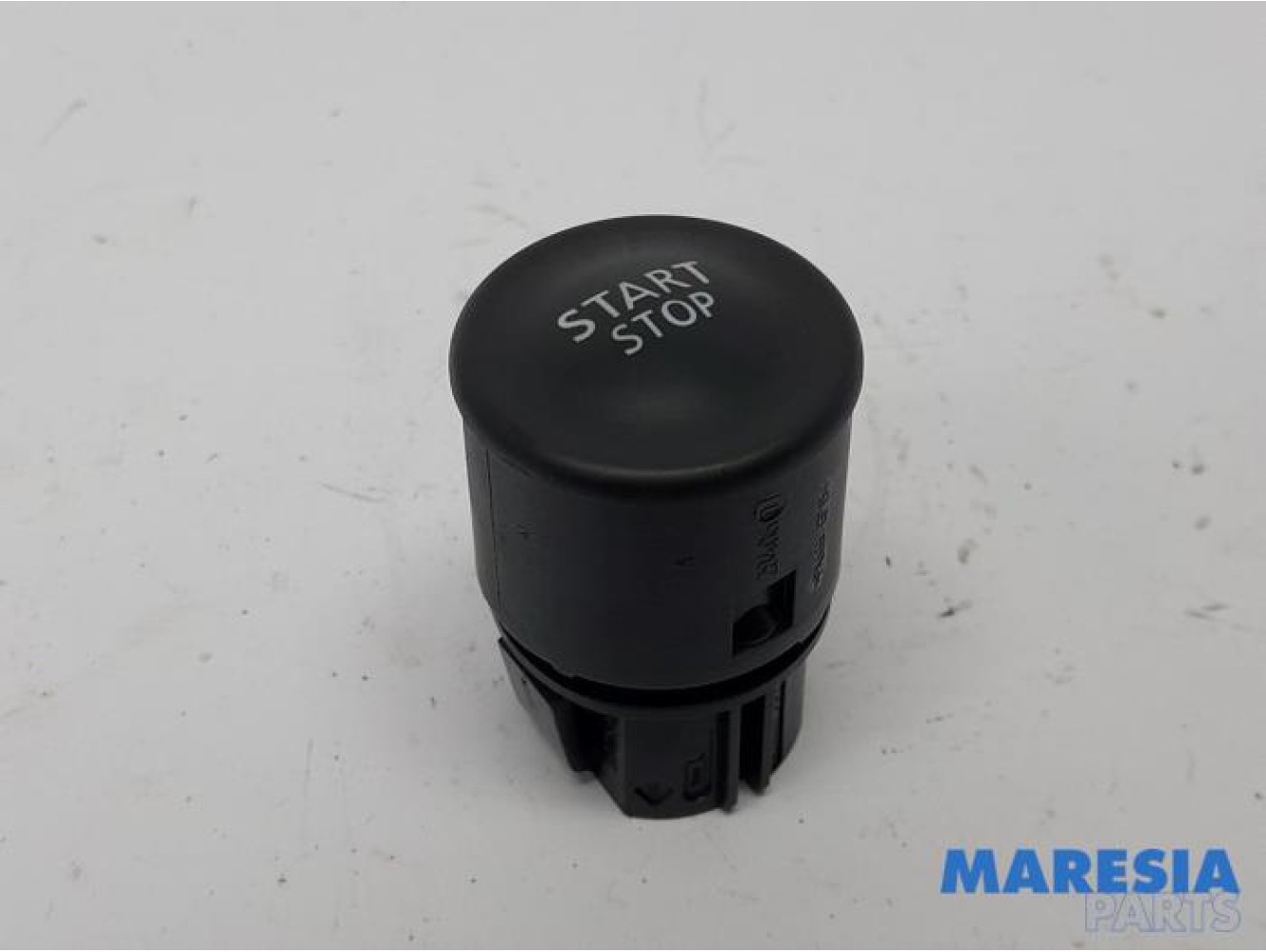 Renault - Megane - Start/stop switch