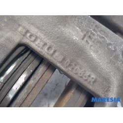 Nissan - NV300 - Bremszange links vorne