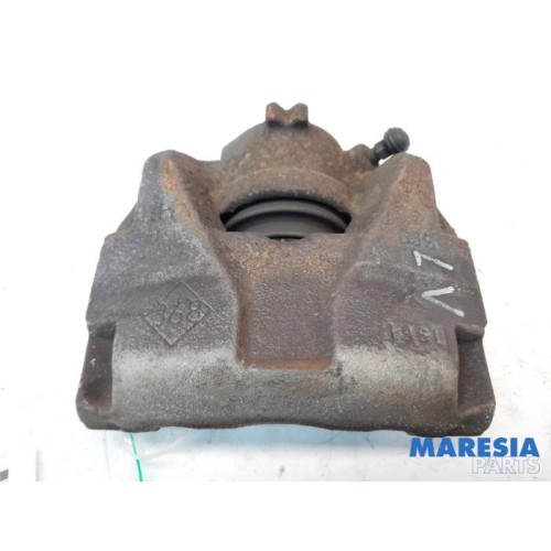 Renault - Megane - Front brake calliper, left