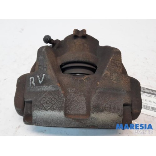 Renault - Megane - Front brake calliper, right