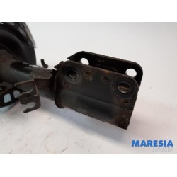 Renault - Megane - Front shock absorber rod, right
