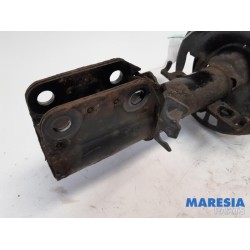Renault - Megane - Front shock absorber rod, left