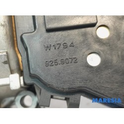 Renault - Megane - Scheibenwischermotor vorne