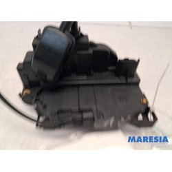 Renault - Megane - Front door lock mechanism 4-door, right