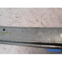Renault - Megane - Rear door window mechanism 4-door, right