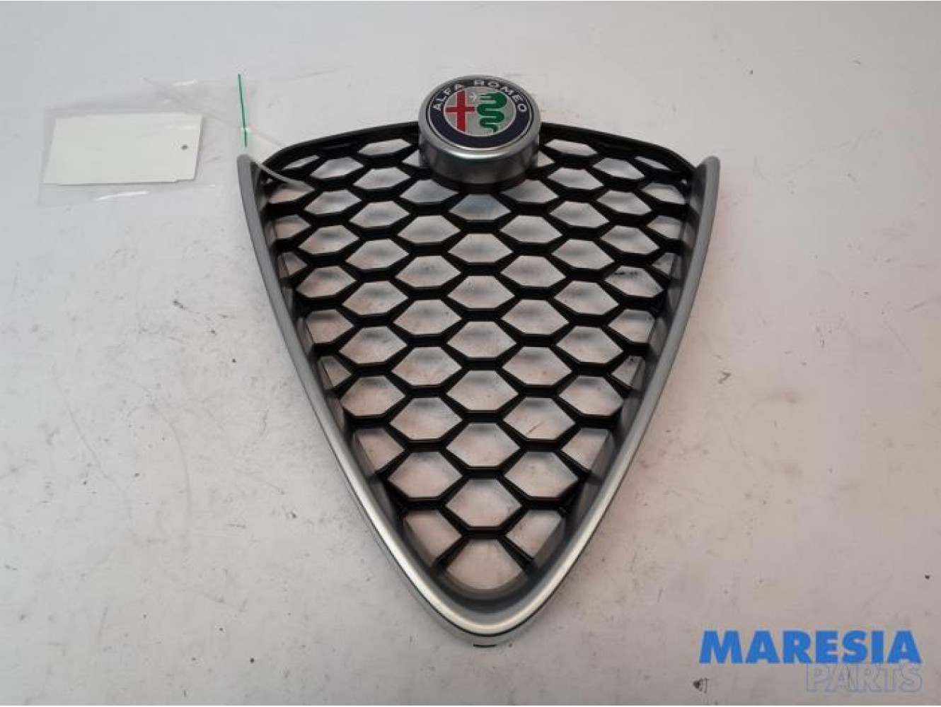 Alfa Romeo - Giulia - Grille