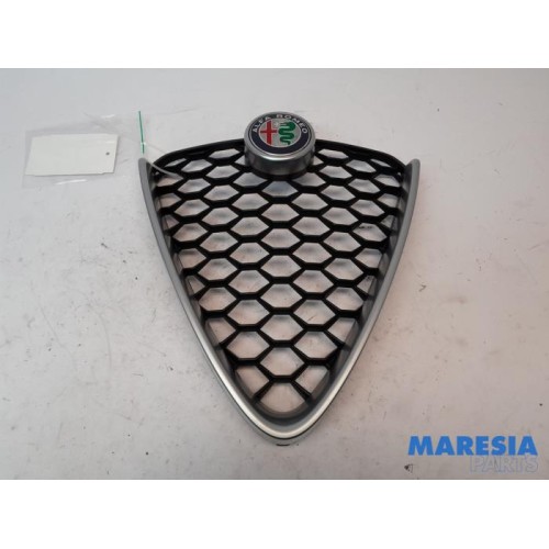 Alfa Romeo - Giulia - Calandre