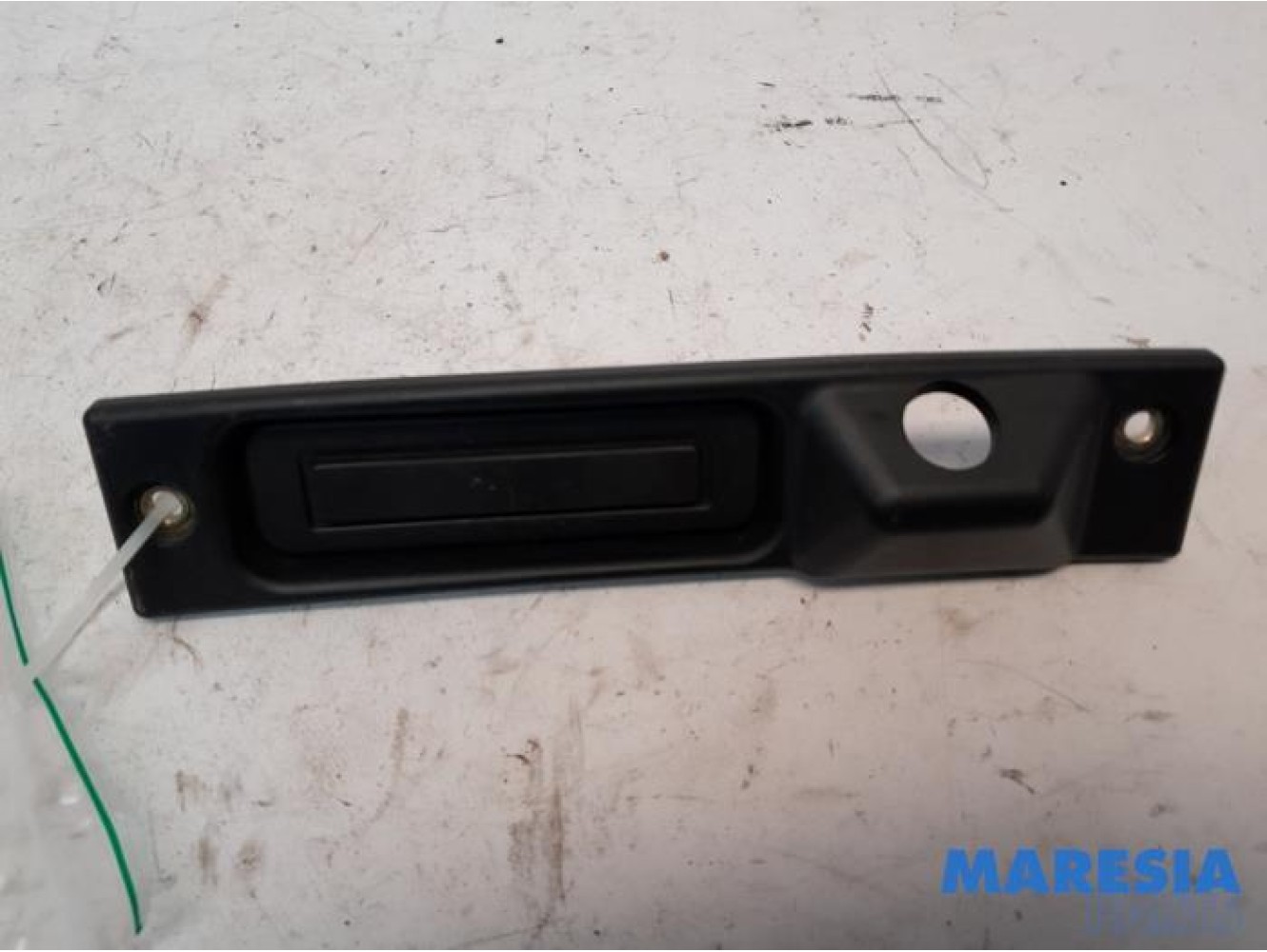 Alfa Romeo - Giulia - Tailgate switch
