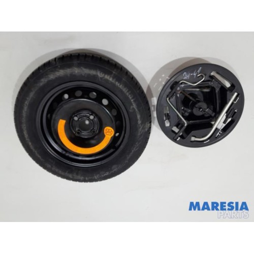 Fiat - Punto - Krikset + reservewiel