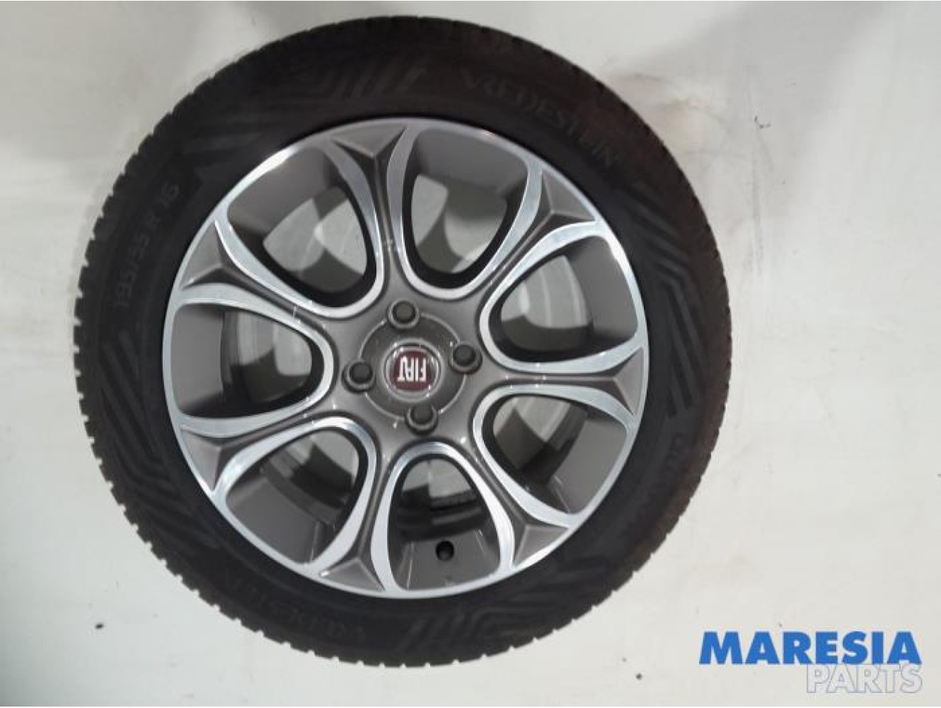 Fiat - Punto - Sportvelgenset + banden