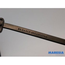 Citroen - Berlingo - Front wiper arm