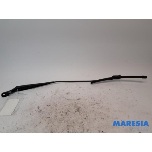 Citroen - Berlingo - Front wiper arm
