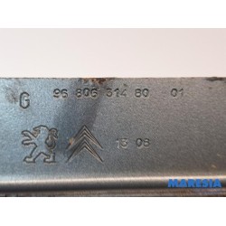 Citroen - Berlingo - Bonnet Hinge