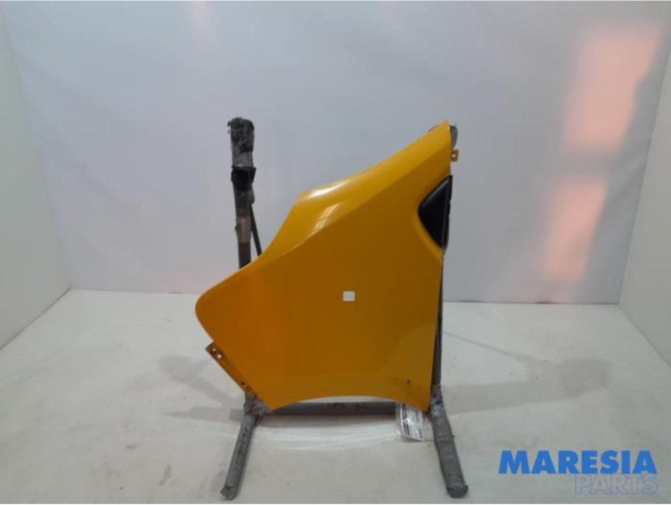 Renault - Trafic - Scherm links-voor