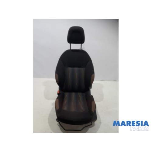 Peugeot - 208 - Stoel links