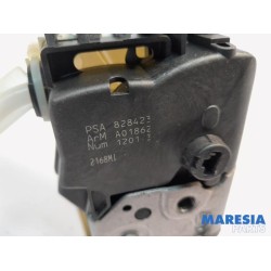 Citroen - Berlingo - Sliding door lock mechanism, right