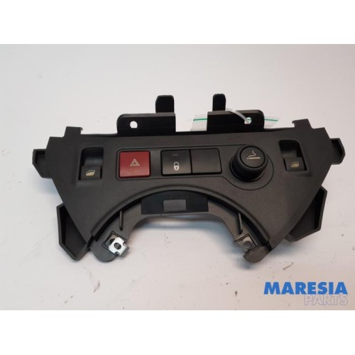 Citroen - Berlingo - Panic lighting switch