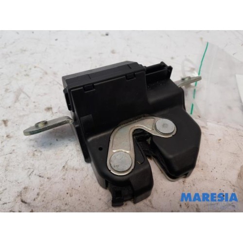 Fiat - Punto - Tailgate lock mechanism