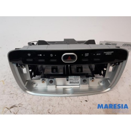 Fiat - Punto - Radioblende