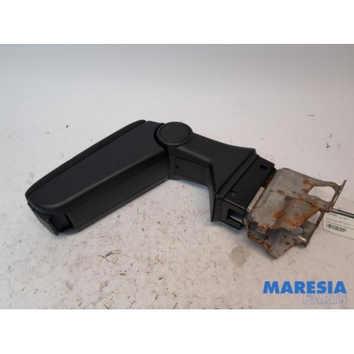 Fiat - Punto - Armrest