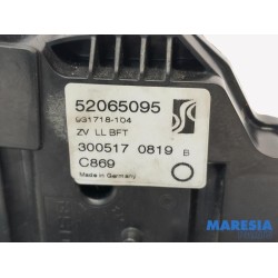 Fiat - Punto - Front door lock mechanism 4-door, right