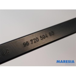 Peugeot - 3008 - Front wiper arm