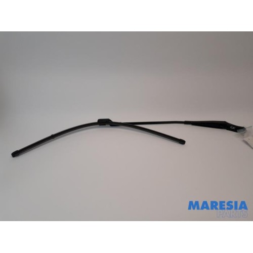 Peugeot - 3008 - Front wiper arm