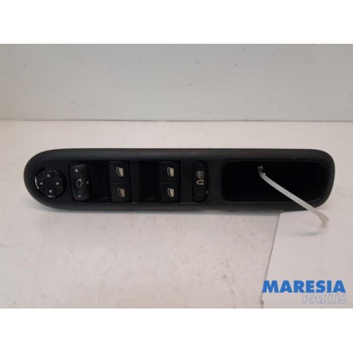 Peugeot - 3008 - Multi-functional window switch