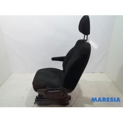 Renault - Trafic - Seat, left