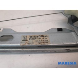 Peugeot - 3008 - Window mechanism 4-door, front right