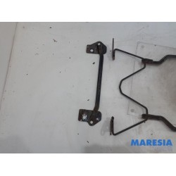 Renault - Trafic - Spare wheel mechanism