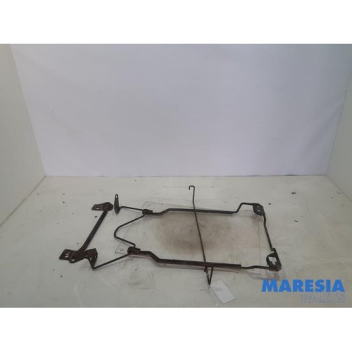 Renault - Trafic - Spare wheel mechanism