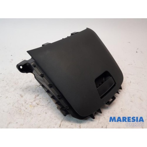 Citroen - C4 Picasso - Glovebox