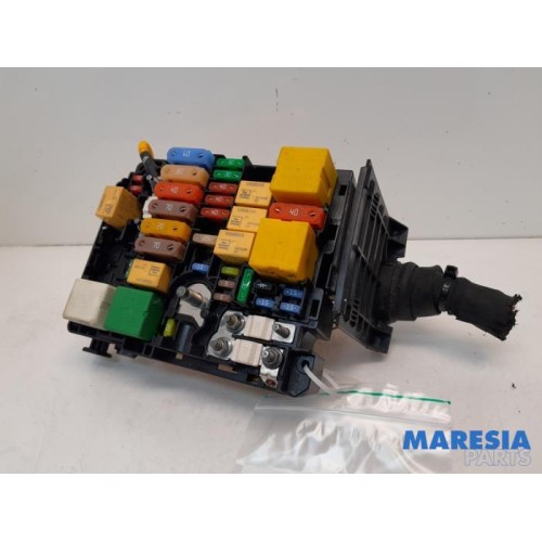Citroen - C4 Picasso - Fuse box