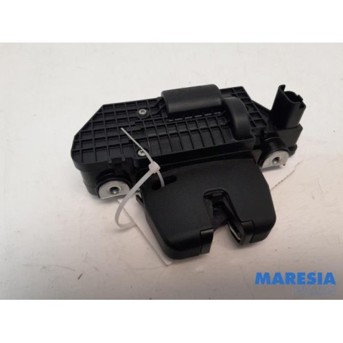 Peugeot - 3008 - Tailgate lock mechanism