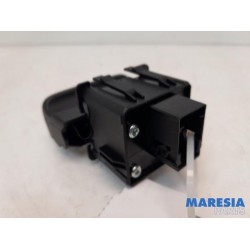 Peugeot - 3008 - Parking brake switch