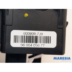 Peugeot - 3008 - Parking brake switch