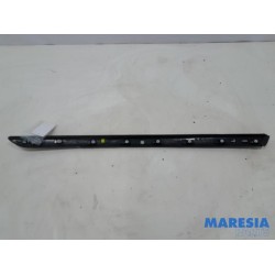 Citroen - C4 Picasso - Frontscreen frame