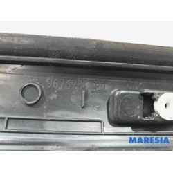 Citroen - C4 Picasso - Frontscreen frame